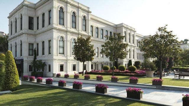 Отель Four Seasons Hotel Istanbul at the Bosphorus 5*